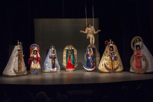 Vírgenes en pugna - de Enoc Leaño